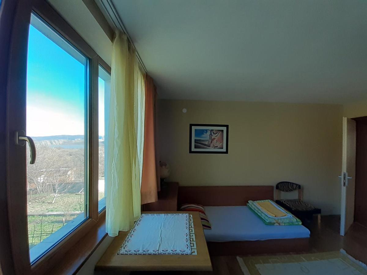 Mihaela Lake Retreat Gnyazdovo Экстерьер фото