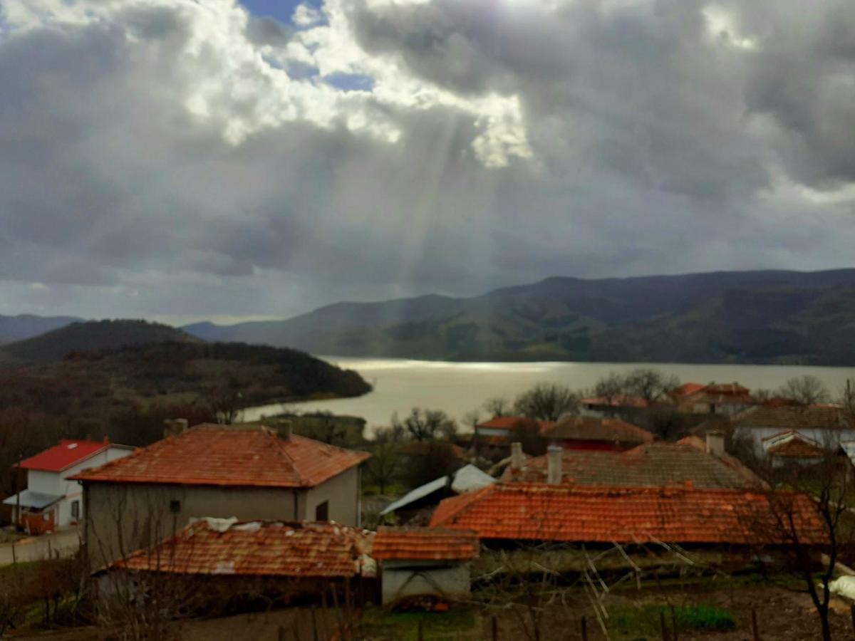 Mihaela Lake Retreat Gnyazdovo Экстерьер фото