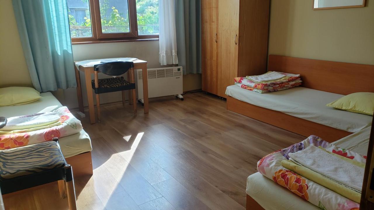 Mihaela Lake Retreat Gnyazdovo Экстерьер фото