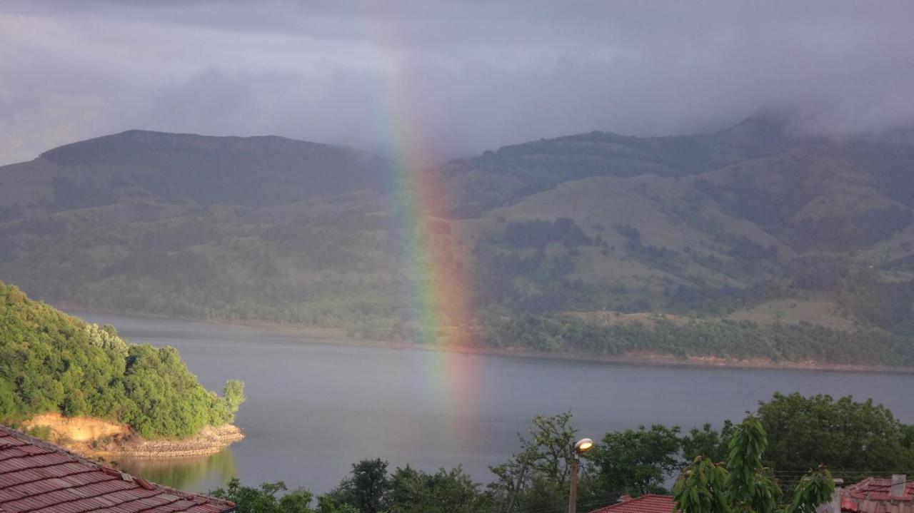 Mihaela Lake Retreat Gnyazdovo Экстерьер фото