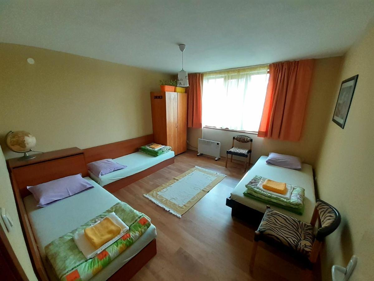 Mihaela Lake Retreat Gnyazdovo Экстерьер фото