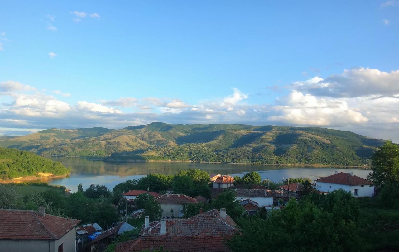 Mihaela Lake Retreat Gnyazdovo Экстерьер фото